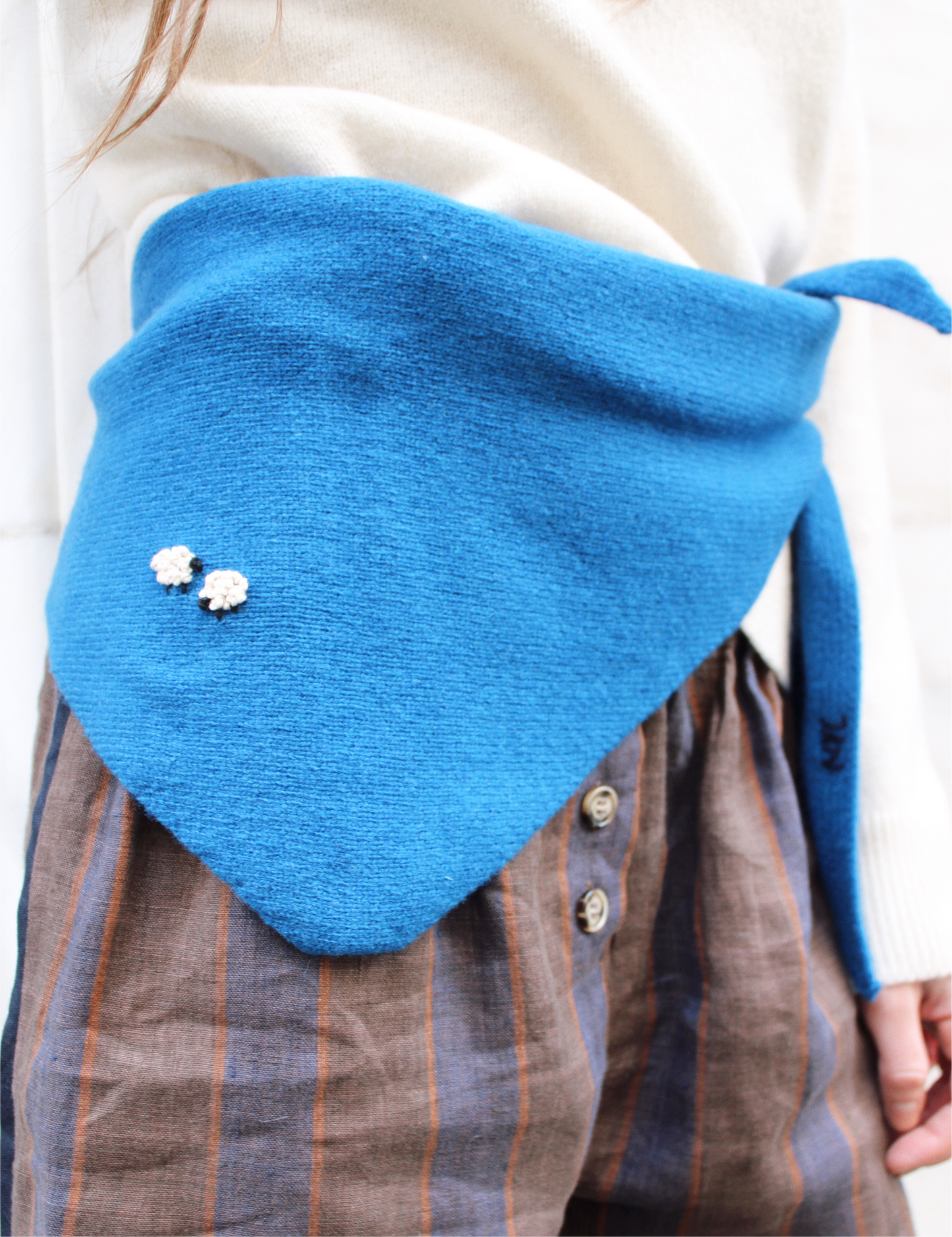 BLUE WOOL SCARF