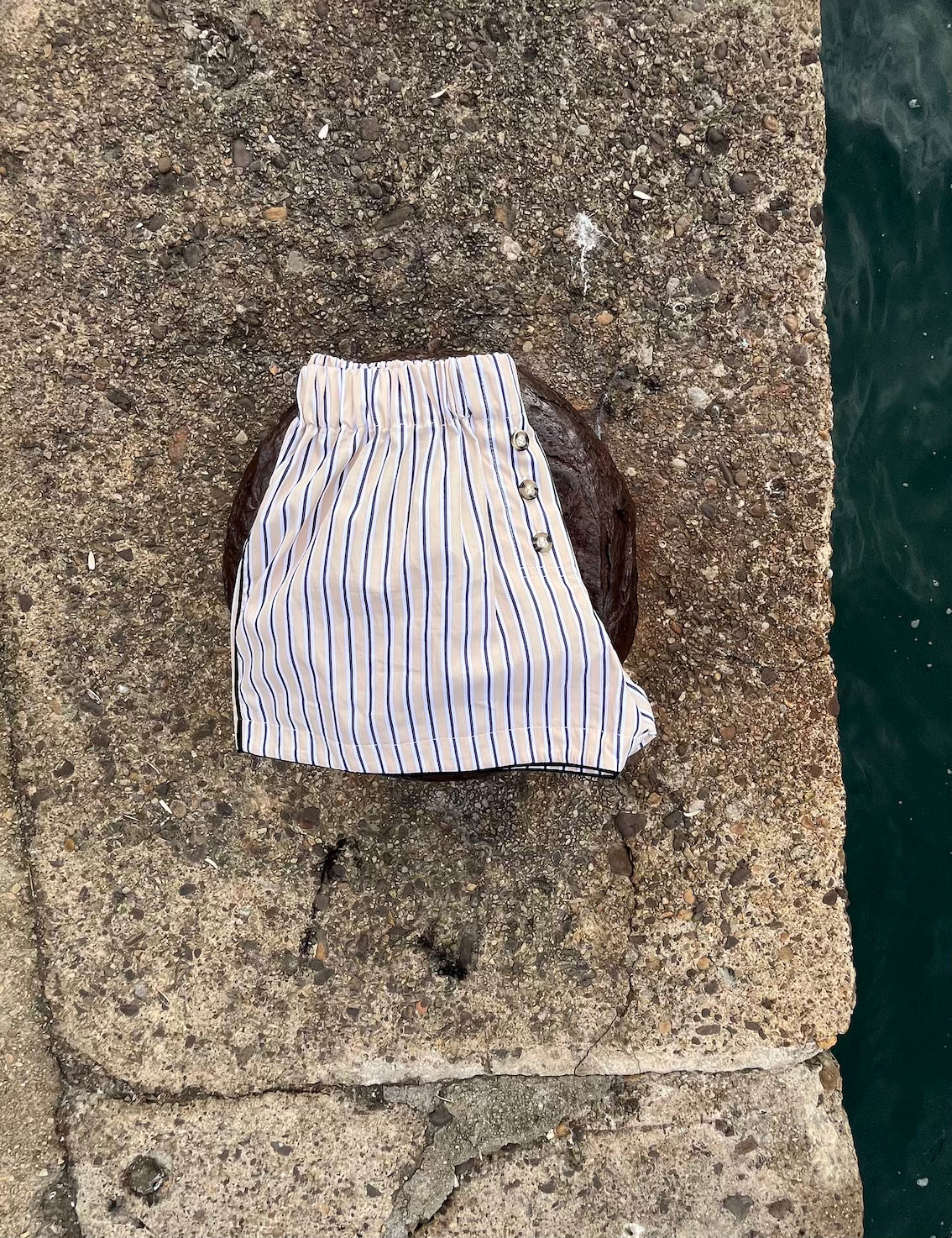 LIA SHORT